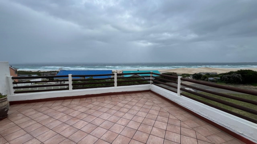 6 Bedroom Property for Sale in Oyster Bay Eastern Cape